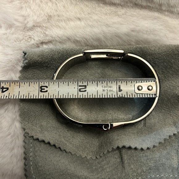 Gucci large black patent leather and silver stone clasp bangle bracelet - Picture 16 of 16